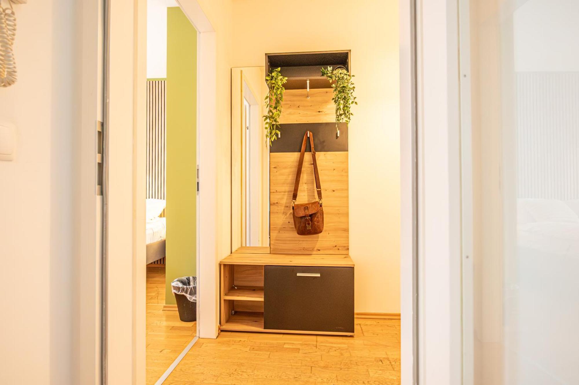 Appartamento Charming 1Br, Steps From Reumannplatz U1 Vienna Esterno foto