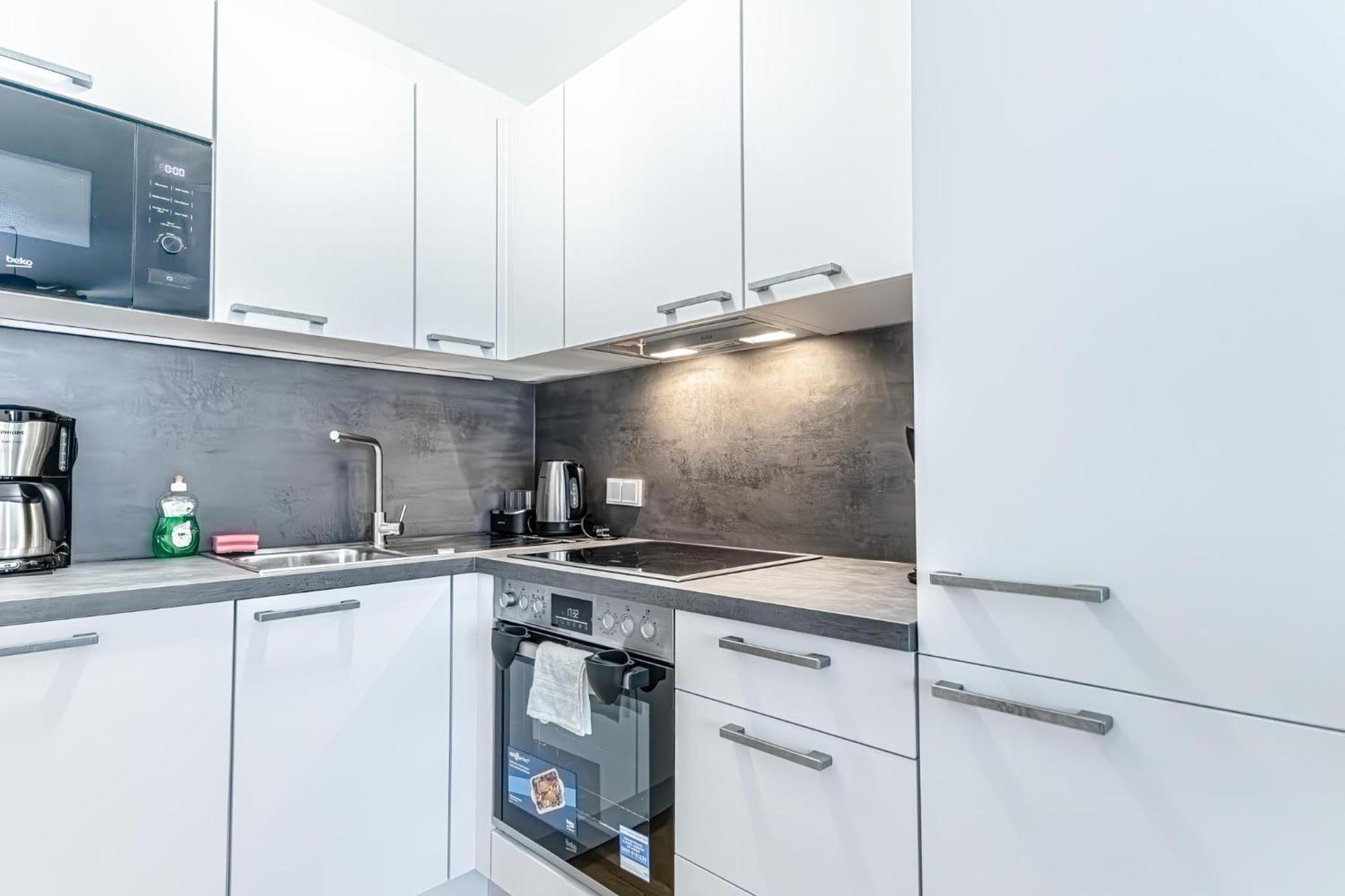 Appartamento Charming 1Br, Steps From Reumannplatz U1 Vienna Esterno foto